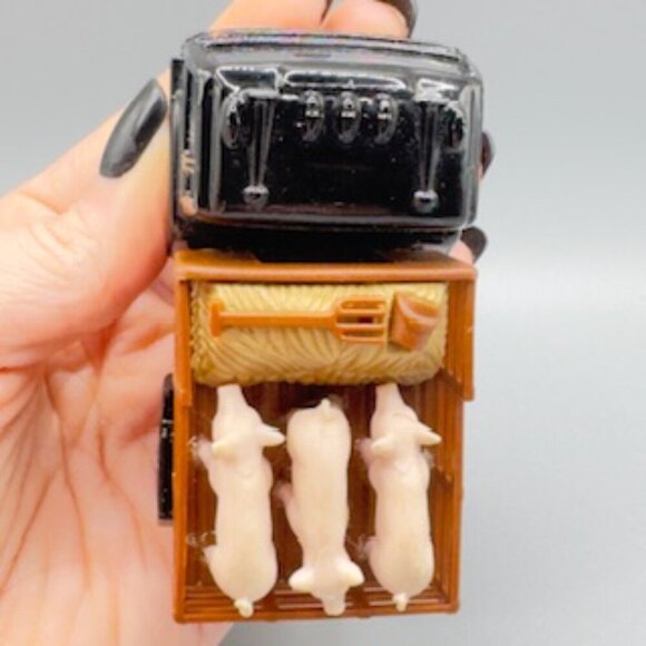 Lot of 2 Die-Cast Farm Trucks w/ Animals + Plastic Farmhouse Toy - Picture 11 of 16